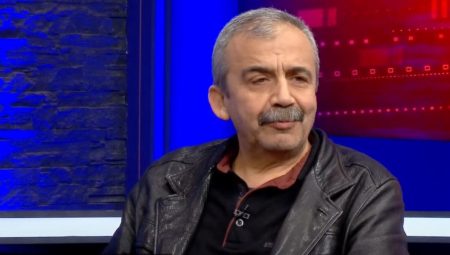 Sırrı Süreyya Lider: Konya Belediyesi sarsıntı bölgesinde canını dişine taktı